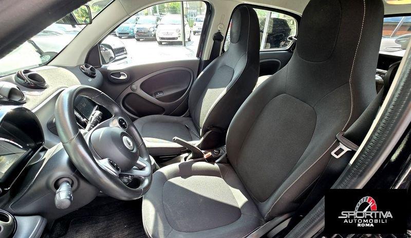 smart forfour AUTOMATICA NAVI UNIPRO! 70 1.0 twinamic Passion