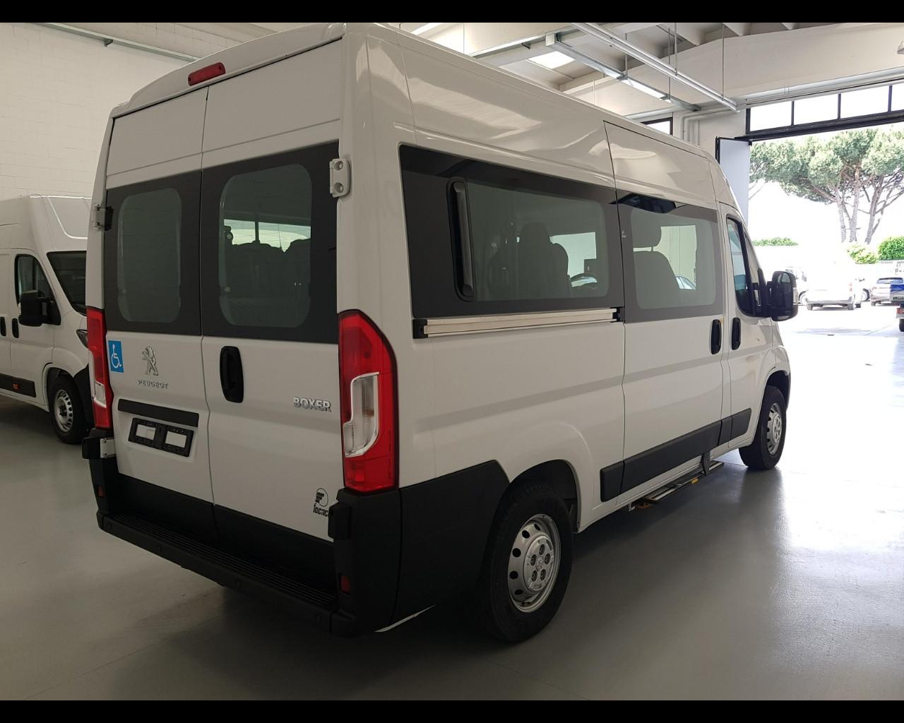 PEUGEOT Peugeot Boxer 140cv Trasporto Disabili 9 Posti con Sollevatore Doppio Braccio