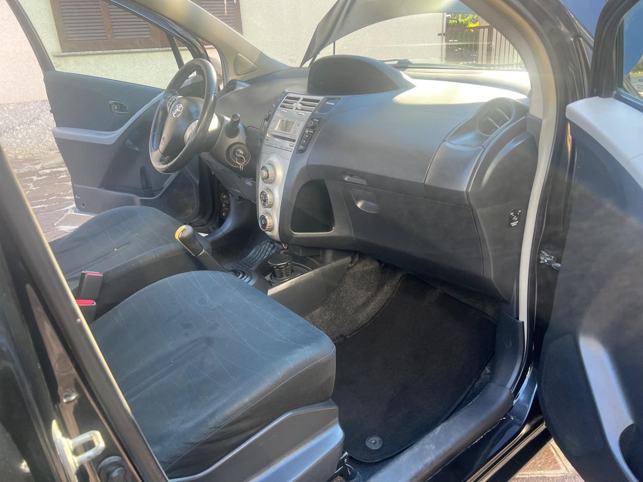 Toyota Yaris 1.0 5 porte Sol