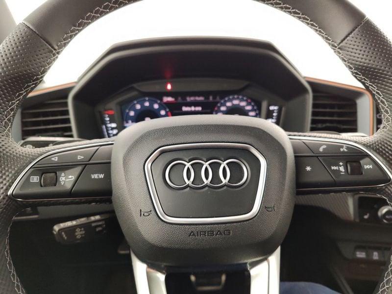 Audi A1 Sportback 40 TFSI S tronic Identity Black