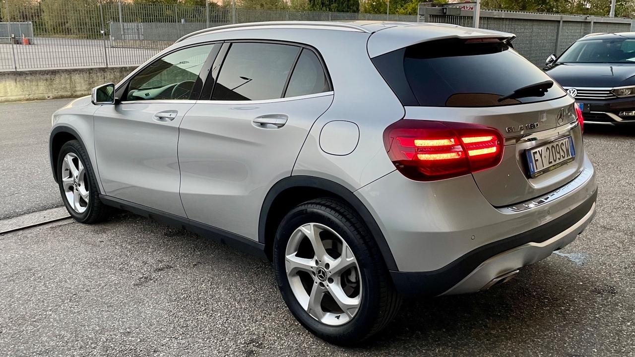 MERCEDES-BENZ GLA 180 1.6 PREMIUM 122CV - FULL LED, PELLE, TETTO, NEOPATENTATI