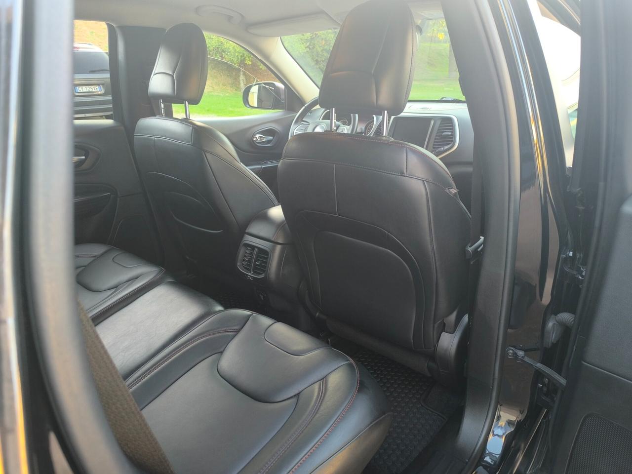 Jeep Cherokee 3.2 V6 Pentastar 4WD Active Drive Lock Trailhawk