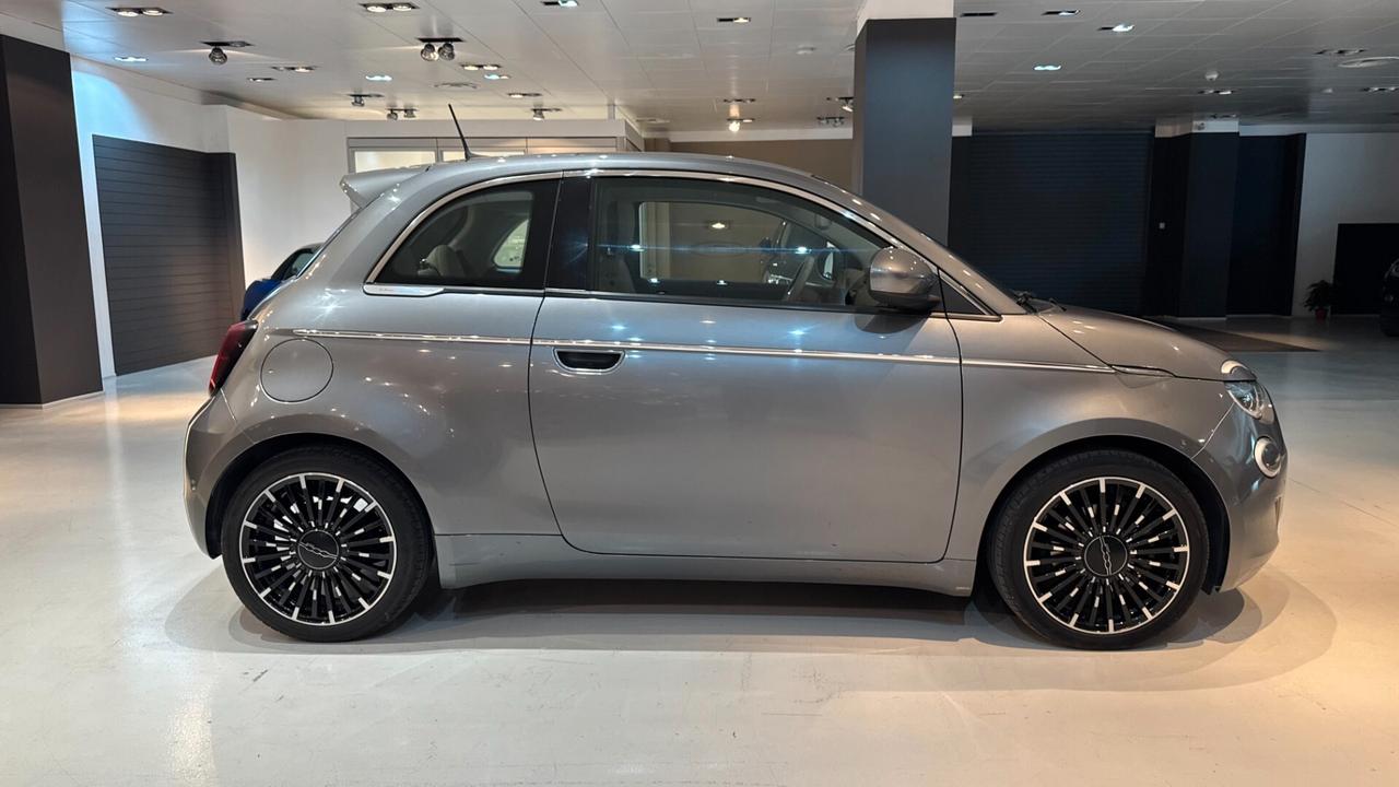 Fiat 500e 42kWh La Prima - 2021