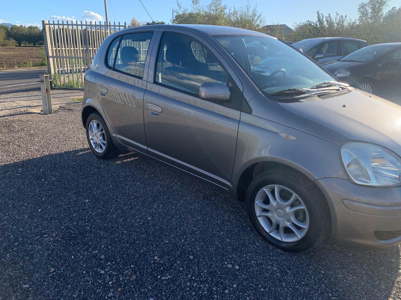 Toyota Yaris 1.4 D-4D 5 porte Sol - 2004