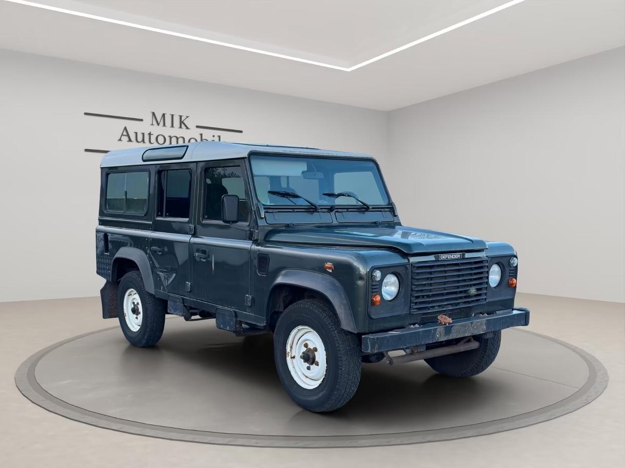 Land Rover Defender 110 TD5 Station Wagon 9 POSTI