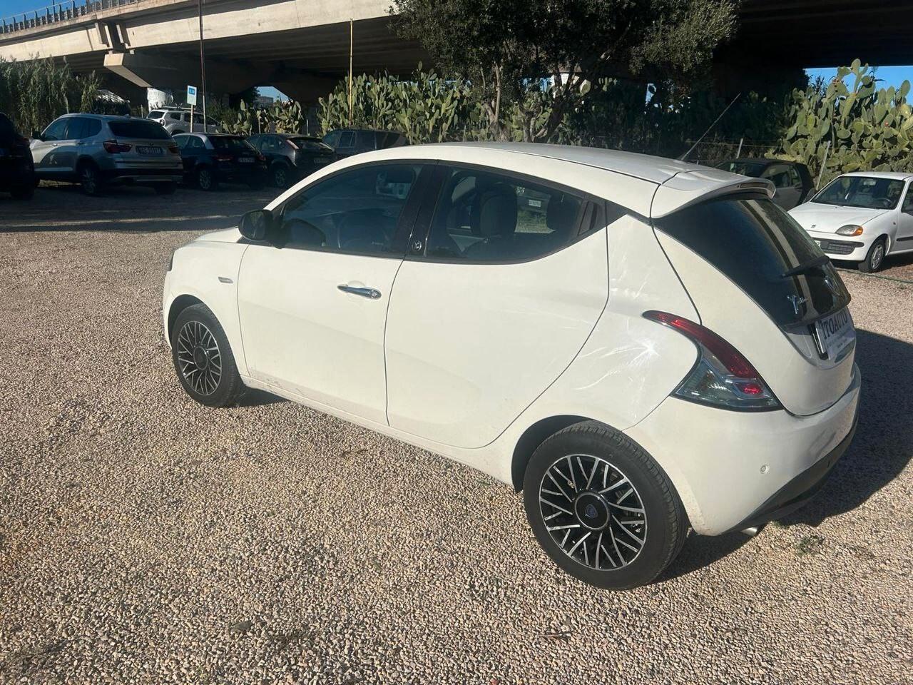 Lancia Ypsilon 1.3 MJT 16V 95 CV 5 porte S&S 30th Anniversary