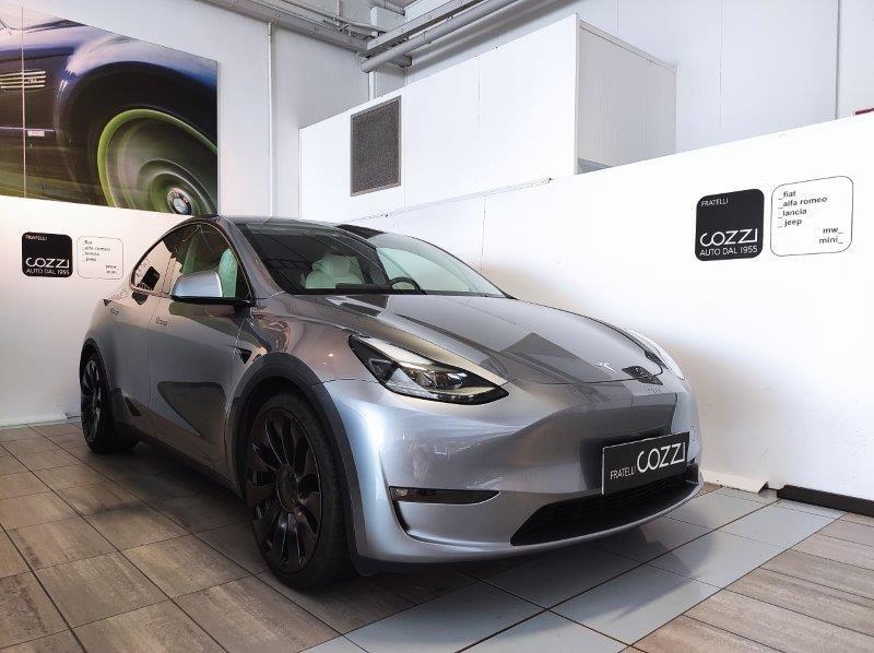 TESLA Model Y - Model Y AWD Performance