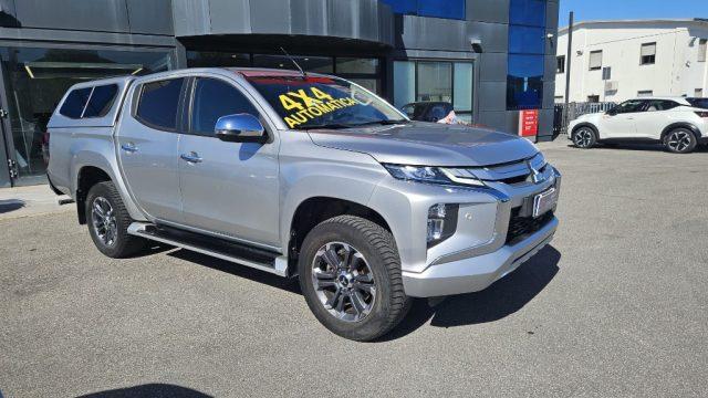 MITSUBISHI L200 2.3 D Club Cab 4x4 Super Select Intense