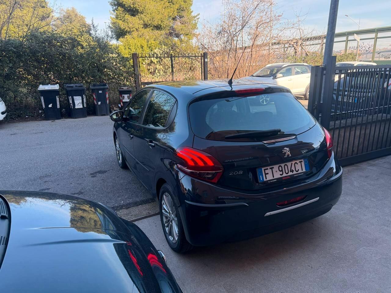 Peugeot 208 PureTech 82 5p. GPL Allure