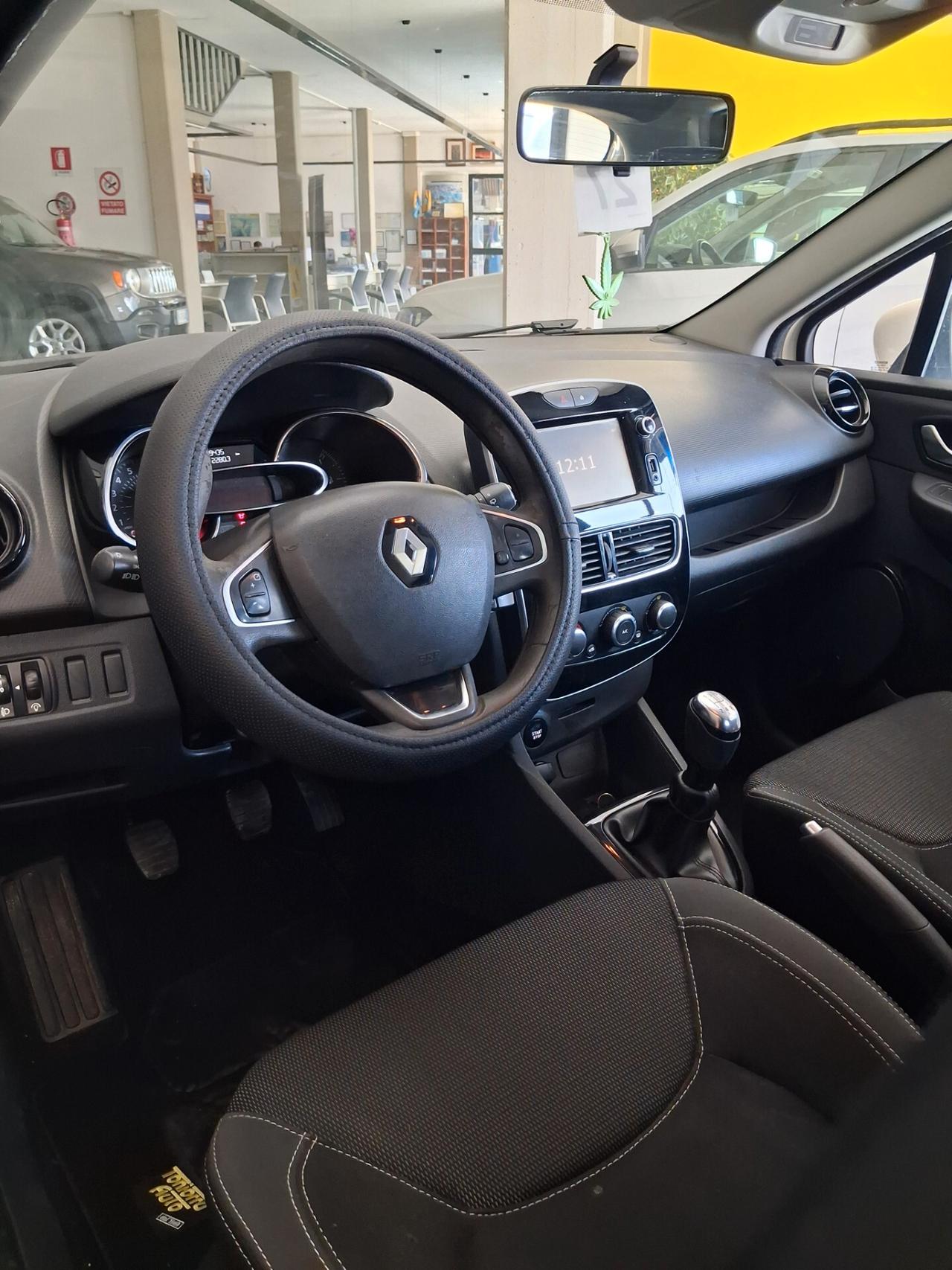 RENAULT Clio Intens 1.200 16v 75cv 5porte