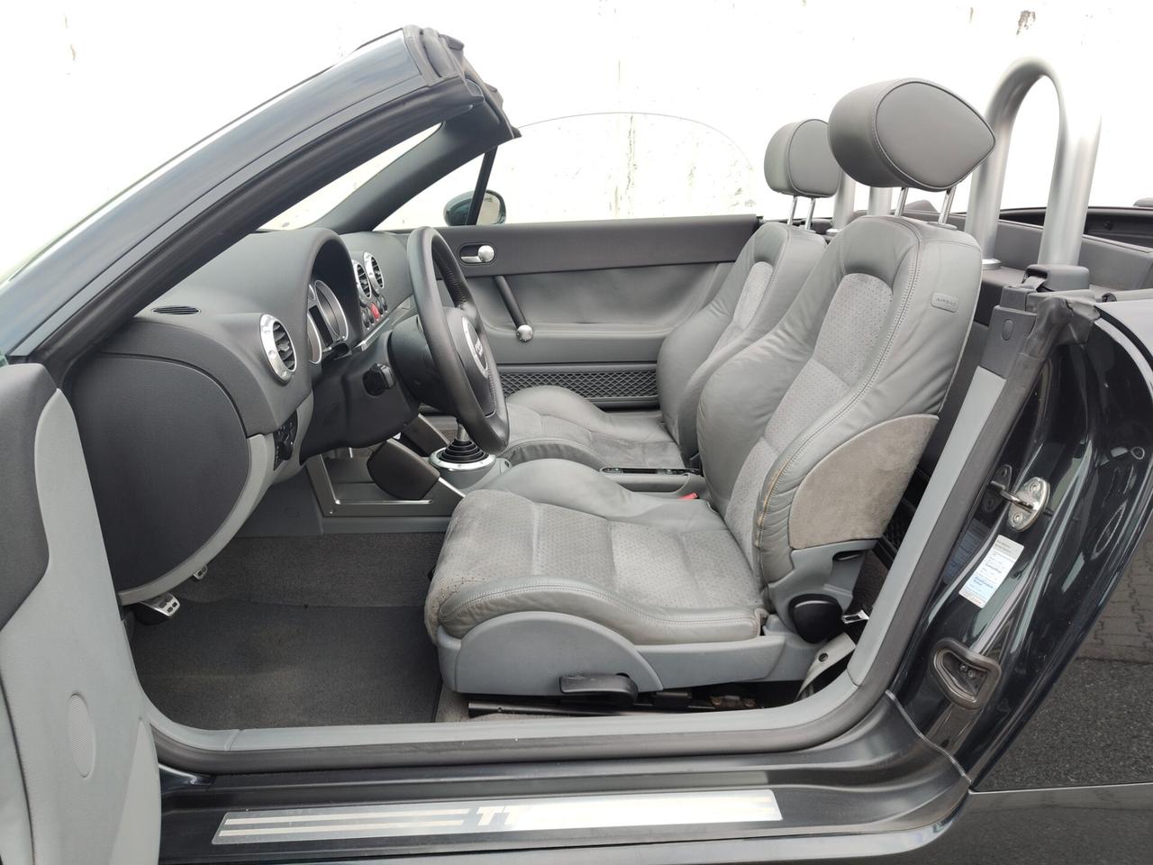 Audi TT Cabrio book service perfetta