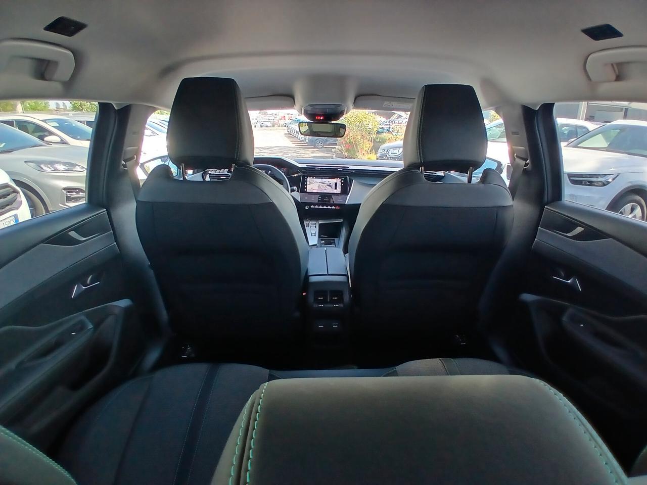 Peugeot 408 Hybrid 136 e-DCS6 Allure