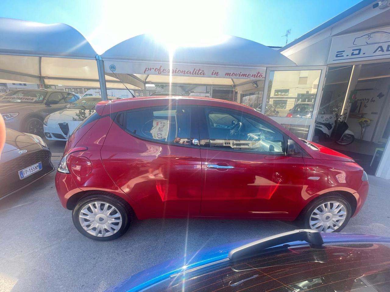 Lancia Ypsilon 1.2 69 CV 5 porte GPL Ecochic Gold