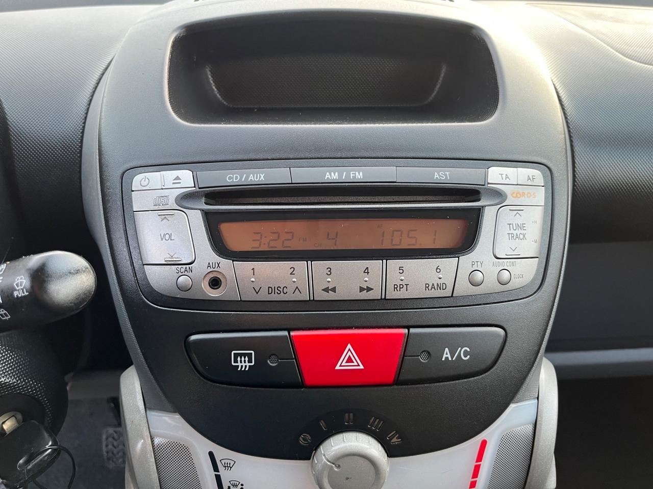 Peugeot 107 1.0 68CV 5p. KM 79000 ( NEOPATENTATI)