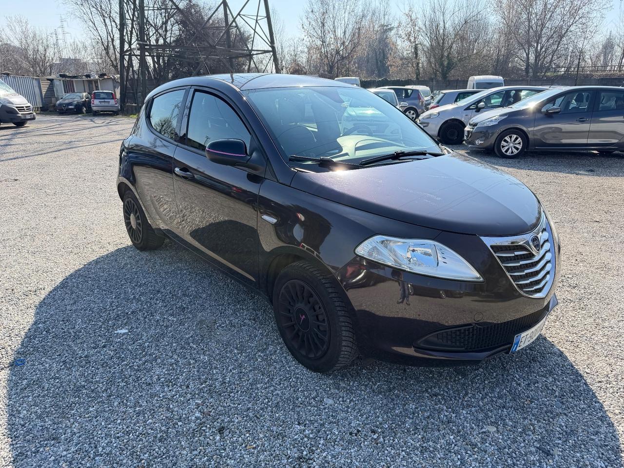 Lancia Ypsilon 1.2 69 CV 5 porte S&S Platinum