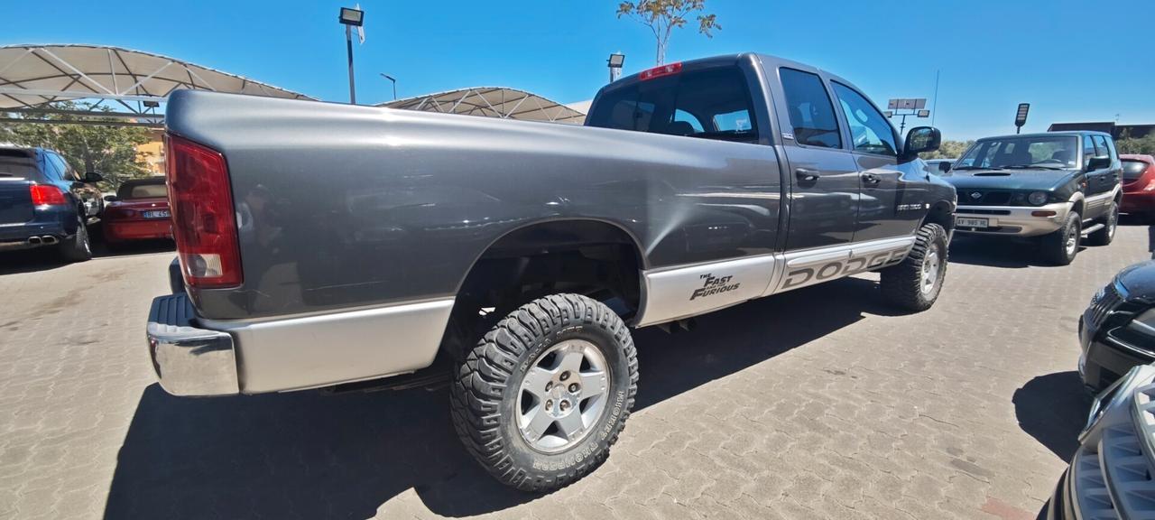 Dodge RAM SLT Long Cab
