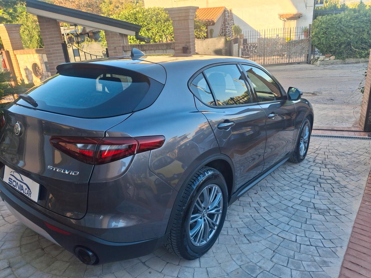Alfa Romeo Stelvio 2.2 Turbodiesel 190 CV AT8 Q4 Business