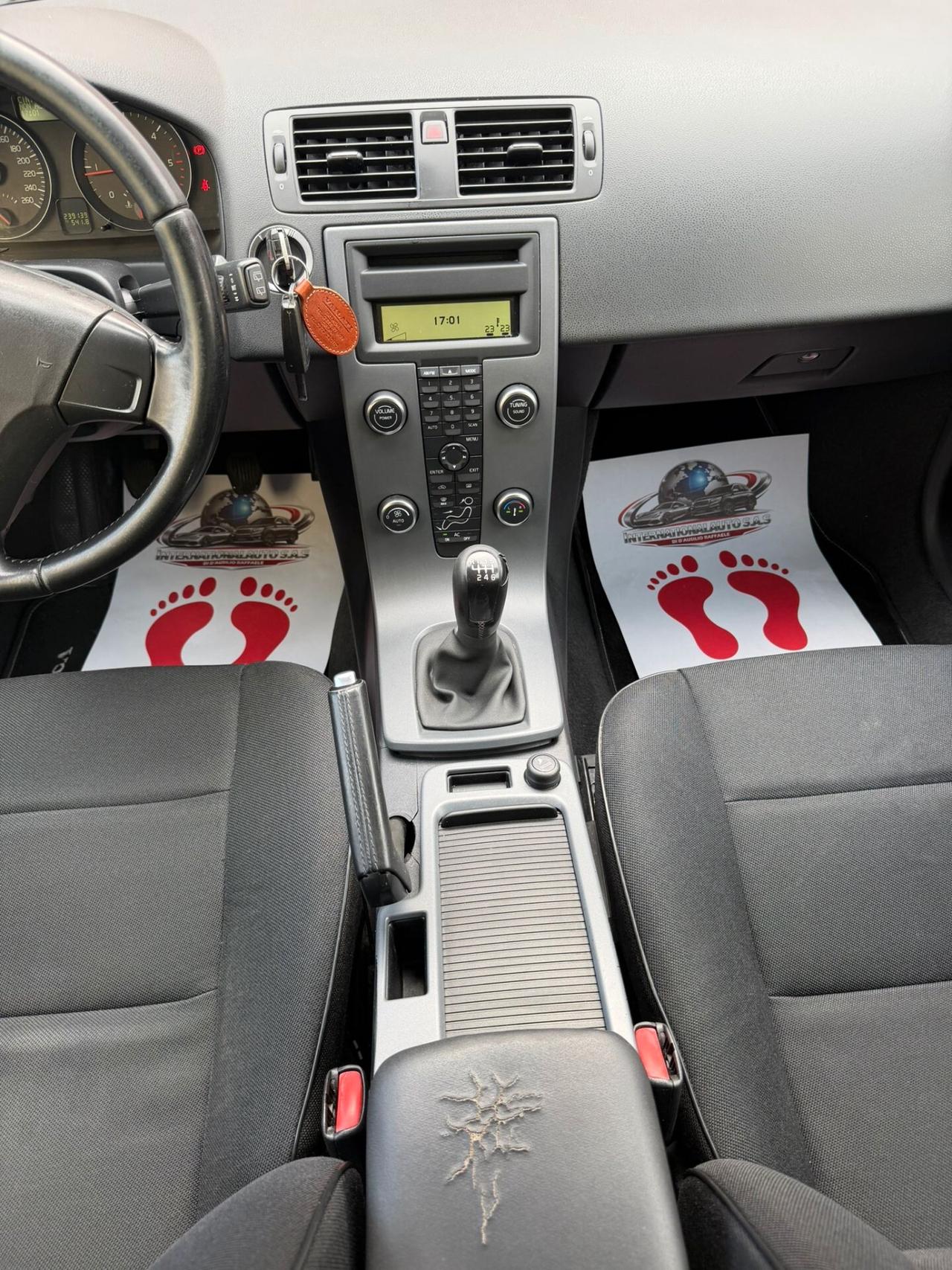 VOLVO V 50