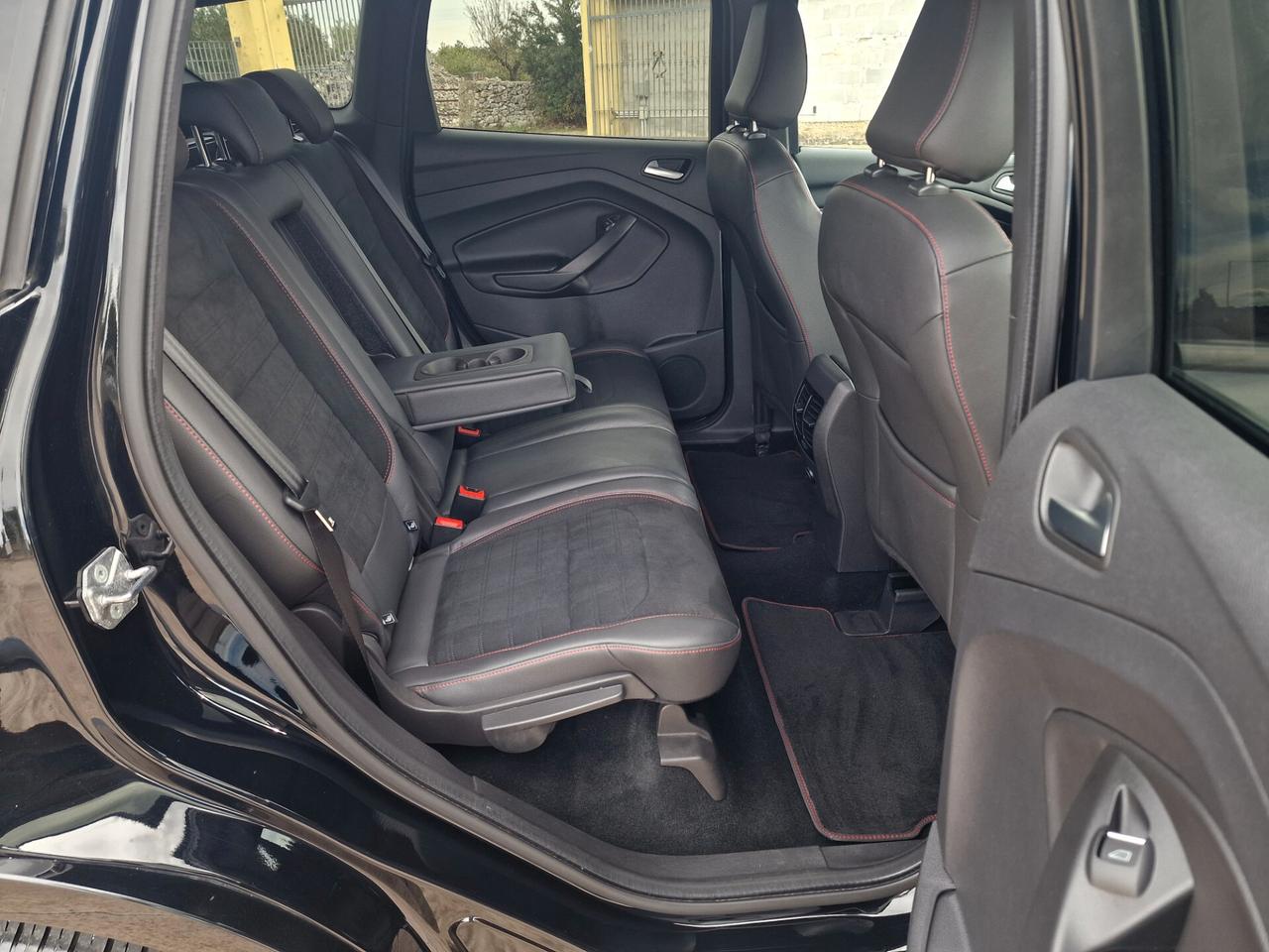 Ford Kuga 1.5 TDCI 120 CV S&S 2WD ST-Line