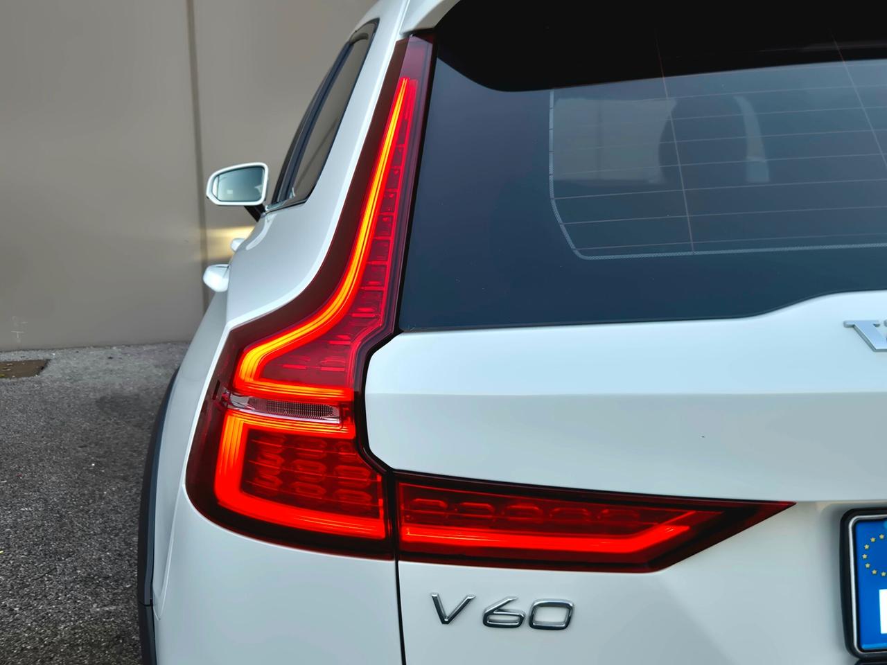 Volvo V60 Cross Country D4 AWD Geartronic Pro