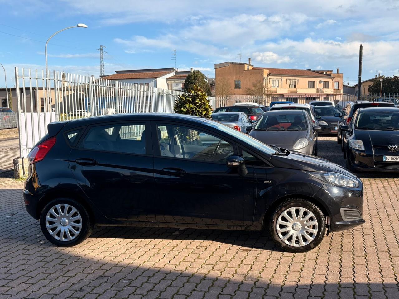 Ford Fiesta 1.4 5 porte Bz.- GPL Black & White Edition