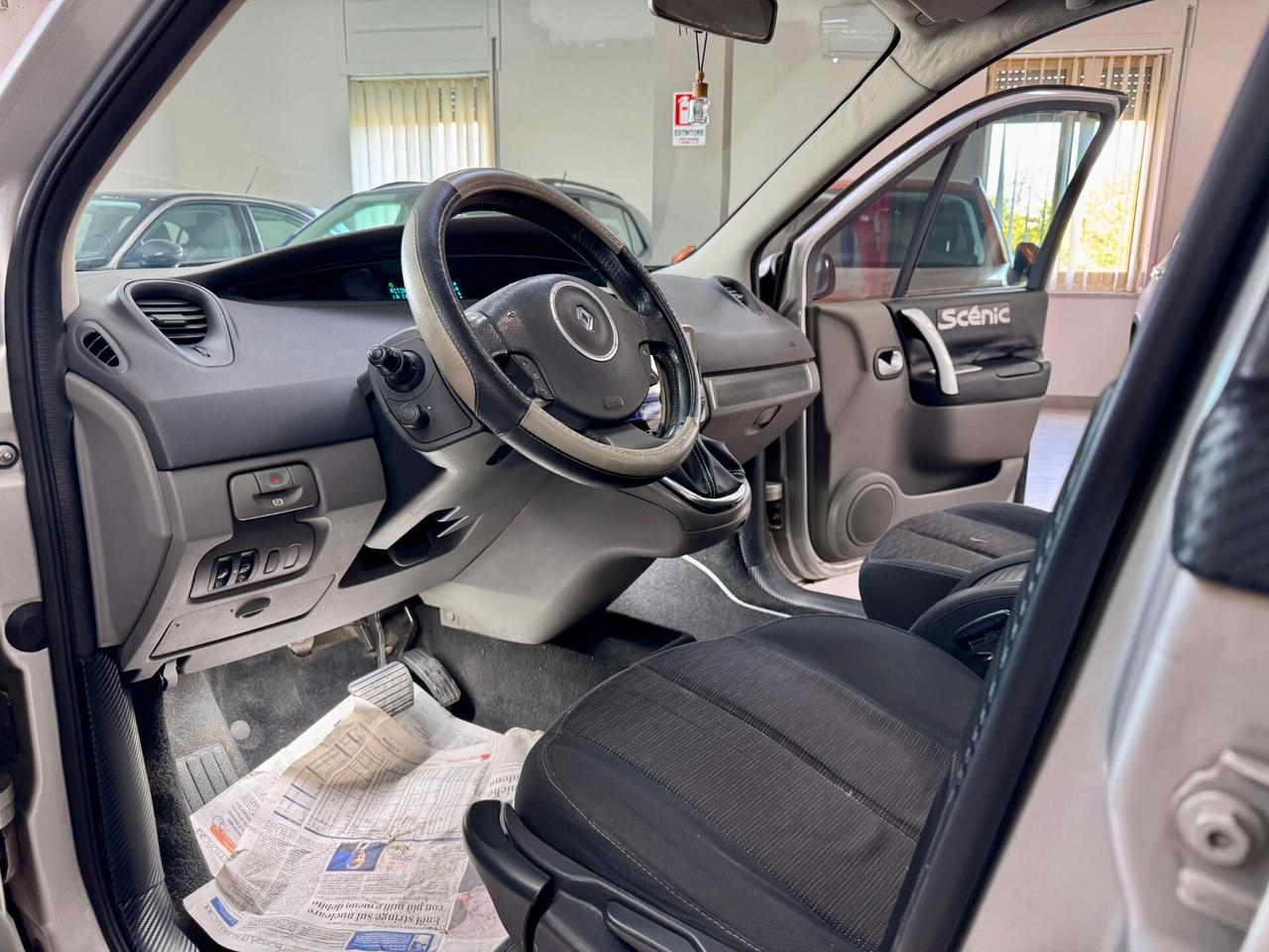 Renault Scenic 1.9 dCi 130CV EDC Dynamique