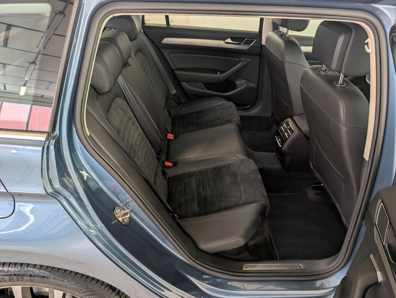 Volkswagen Passat Variant 2.0 TDI DSG Highline BlueMotion Technology