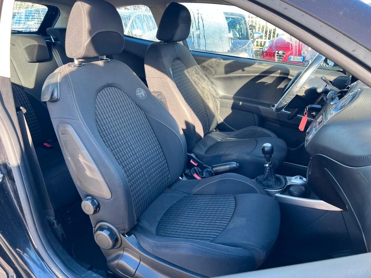 Alfa Romeo MiTo 1.6 JTDm 16V Distinctive Sport Pack