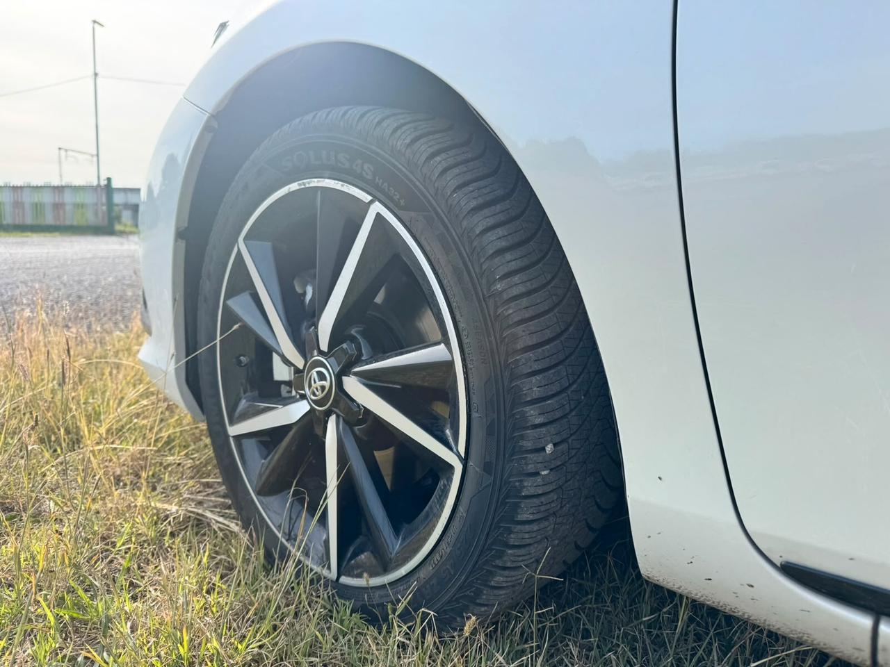 Toyota Auris 1.8 Hybrid Lounge