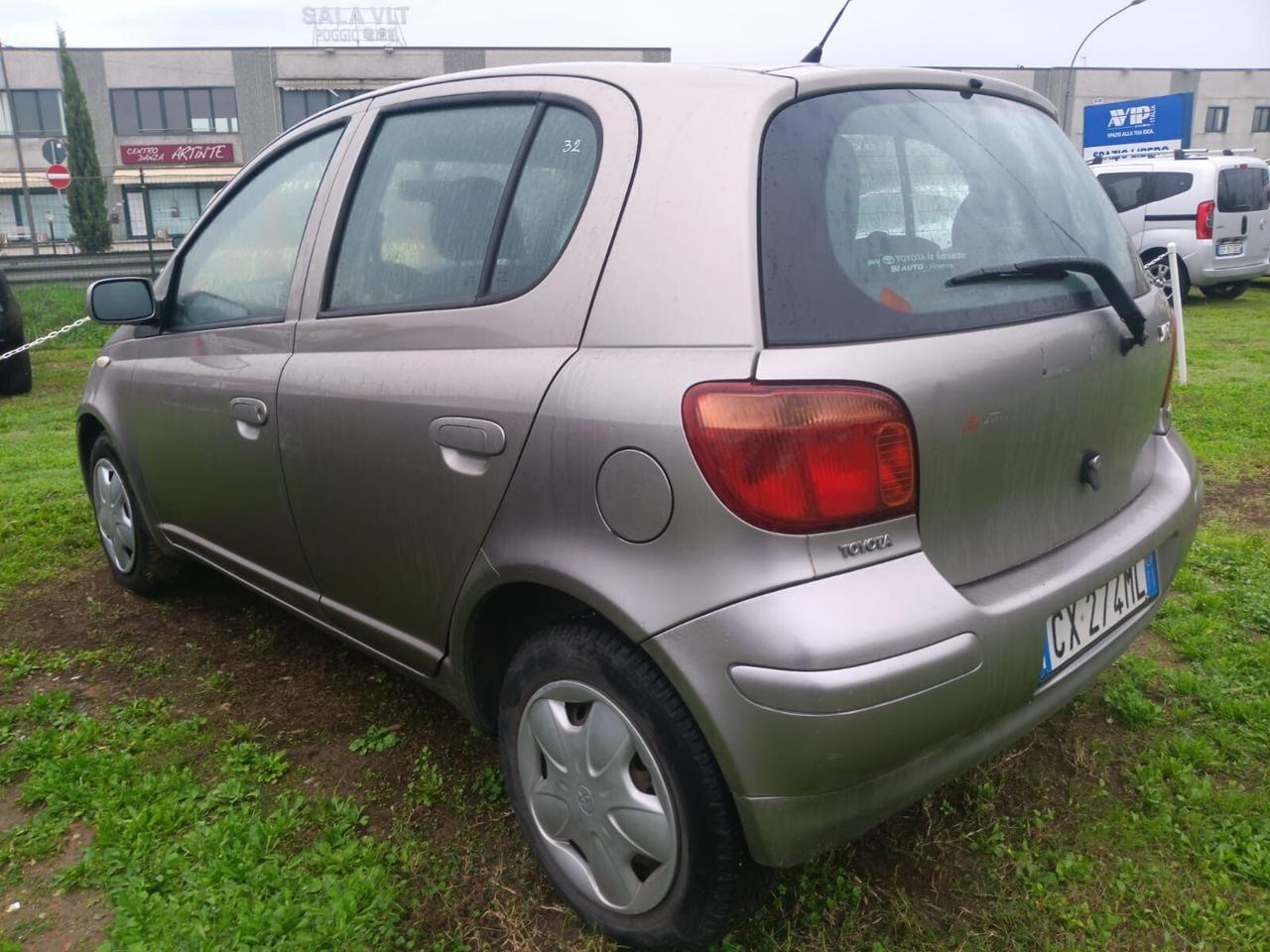 Toyota Yaris 1.0i 16V cat 5 porte Sol 150.000 km