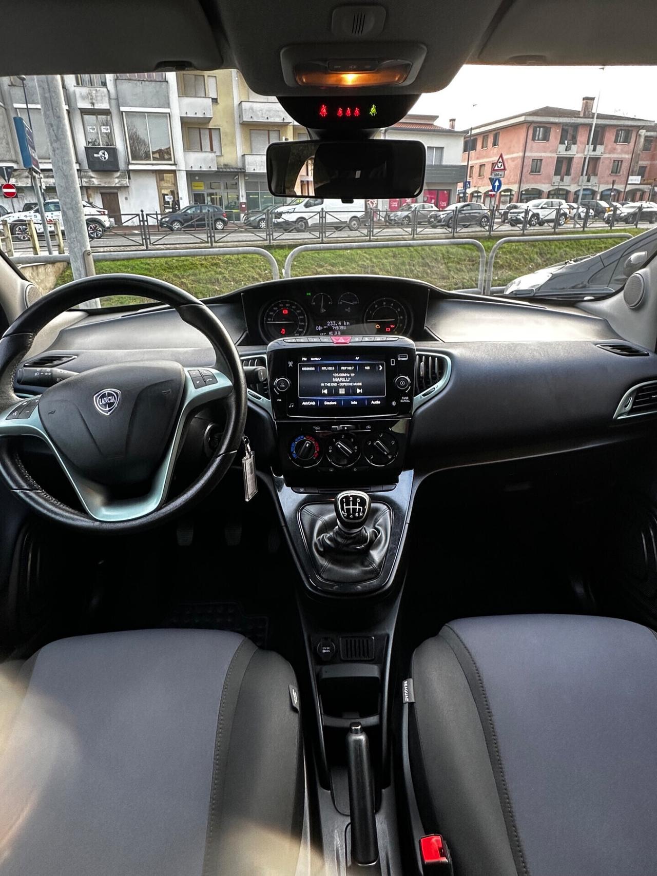 Lancia Ypsilon 1.0 FireFly 5 porte S&S Hybrid Platino Plus