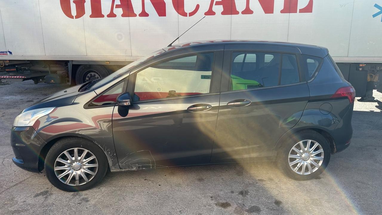 Ford B-Max 1.5 TDCi 75 CV Business Titanium