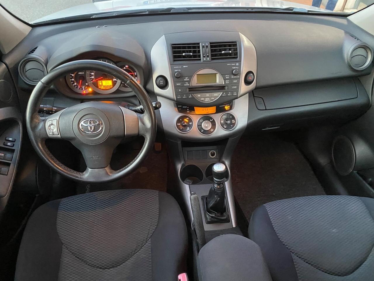 Toyota RAV4 2.2 D-4D 136 CV Sol GANCIO TRAINO