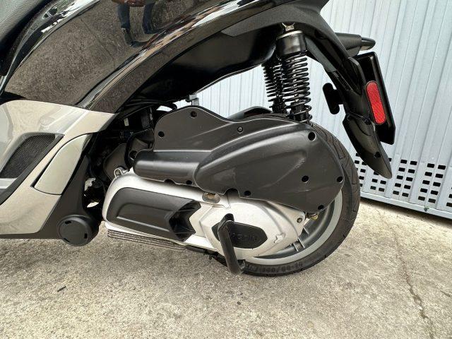 PIAGGIO MP3 LT 300 Yourban patente B