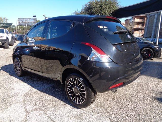 LANCIA Ypsilon 1000 HYBRID PLATINO 70CV CAM CARPLAY CERCHI ITALIA