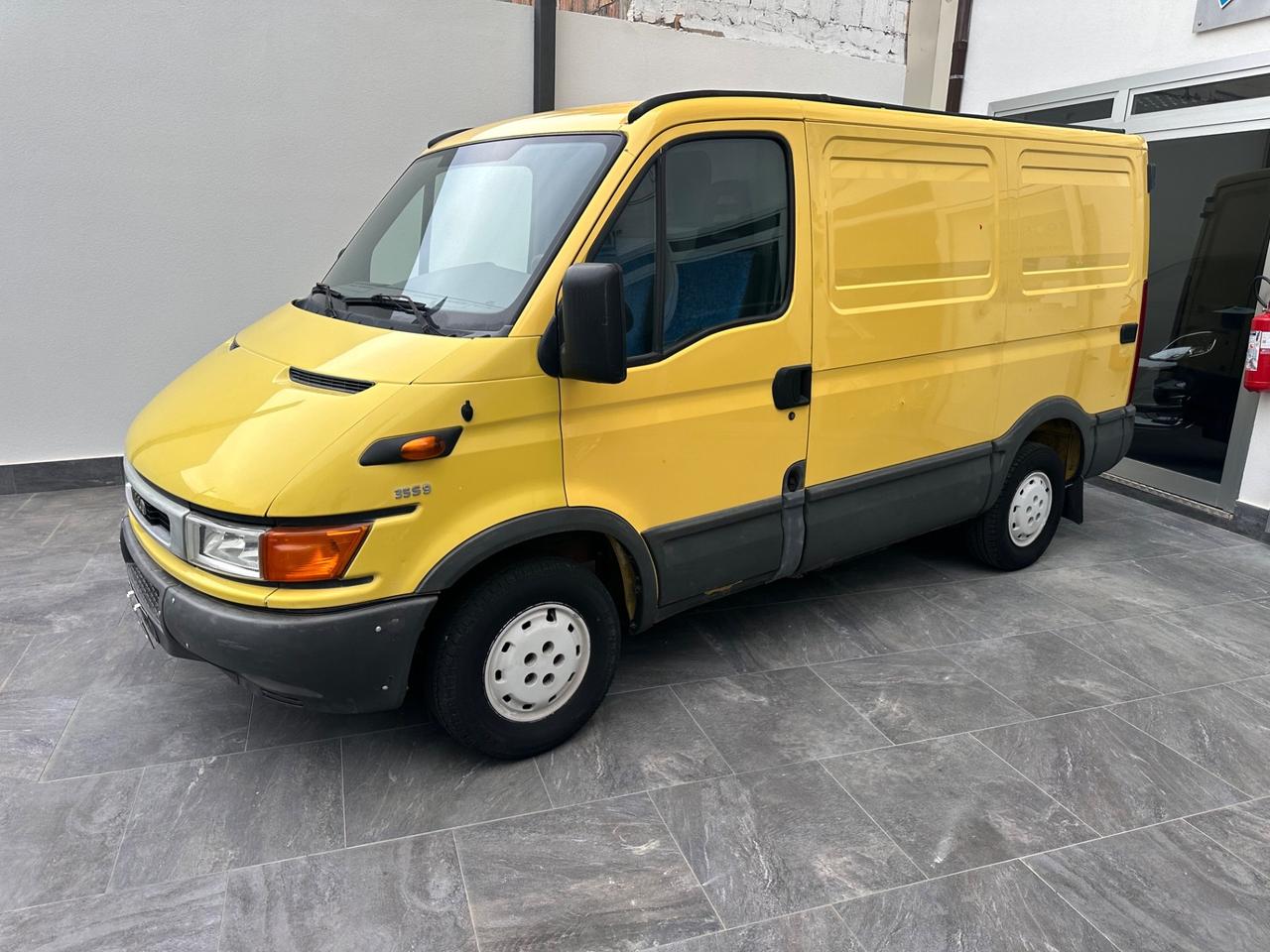 Iveco Daily 35S11 2.8 TDI PM Cabinato