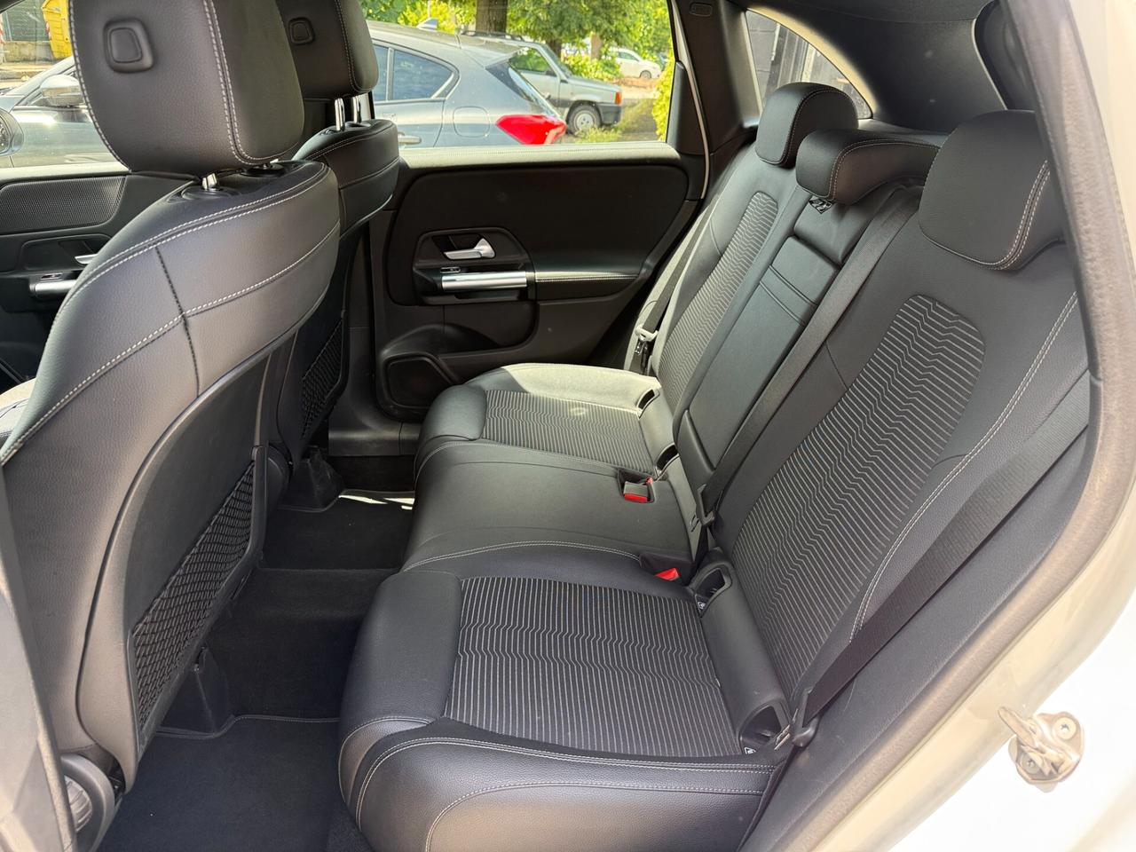 Mercedes-benz B 180 B 180 d Automatic Premium