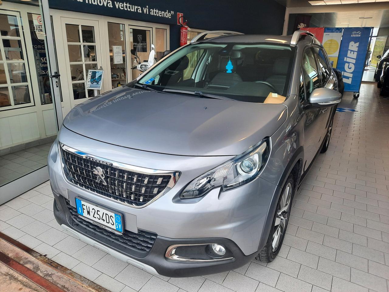 Peugeot 2008 BlueHDi 100 S&S Allure