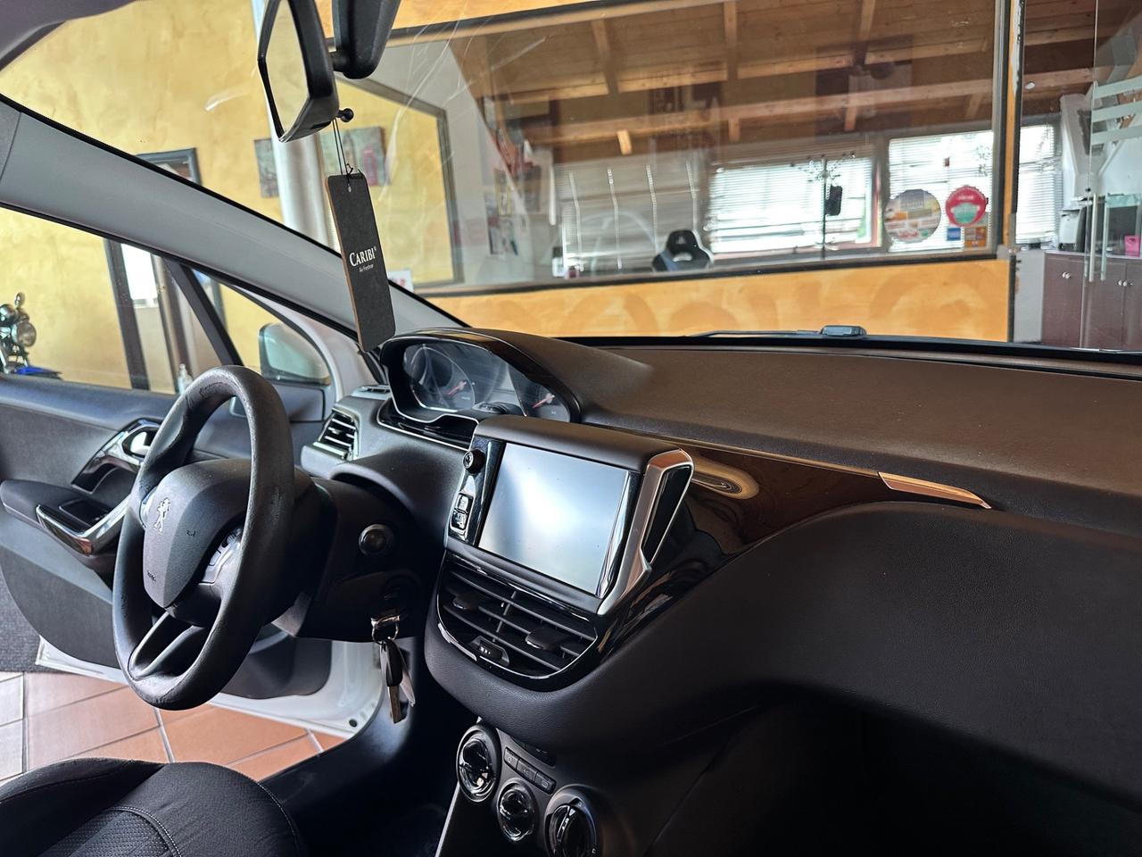 Peugeot 208 1.4 HDi 68 CV 5 porte