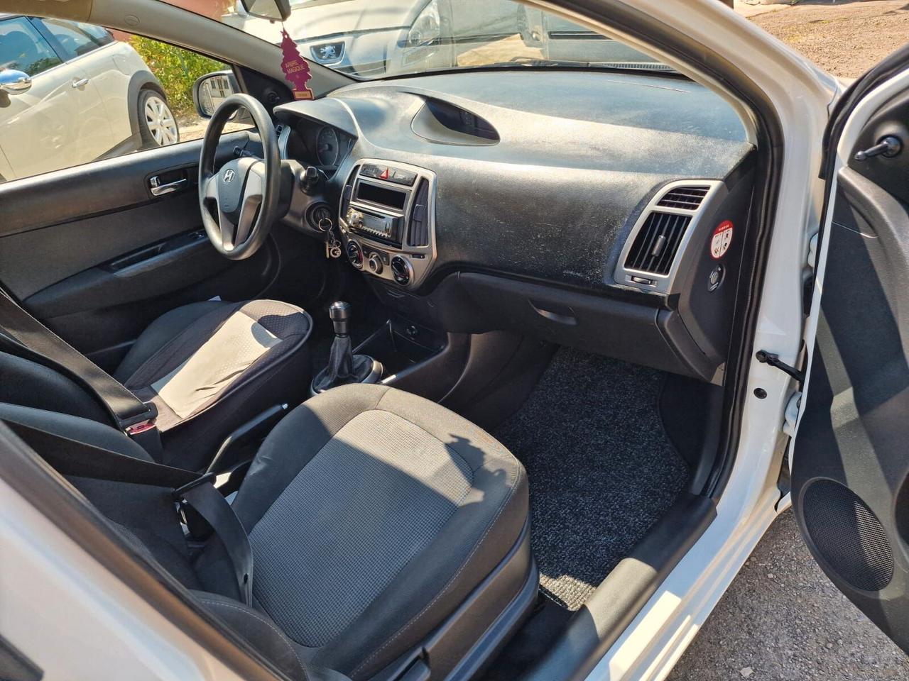Hyundai i20 1.2 MPI MT Techline