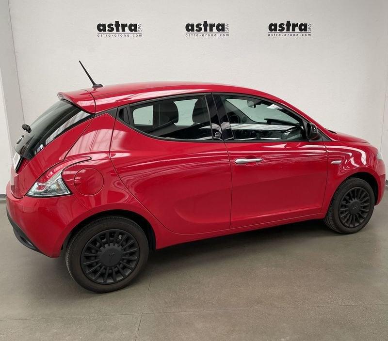 Lancia Ypsilon 1.0 FireFly 5 porte S&S Hybrid Silver