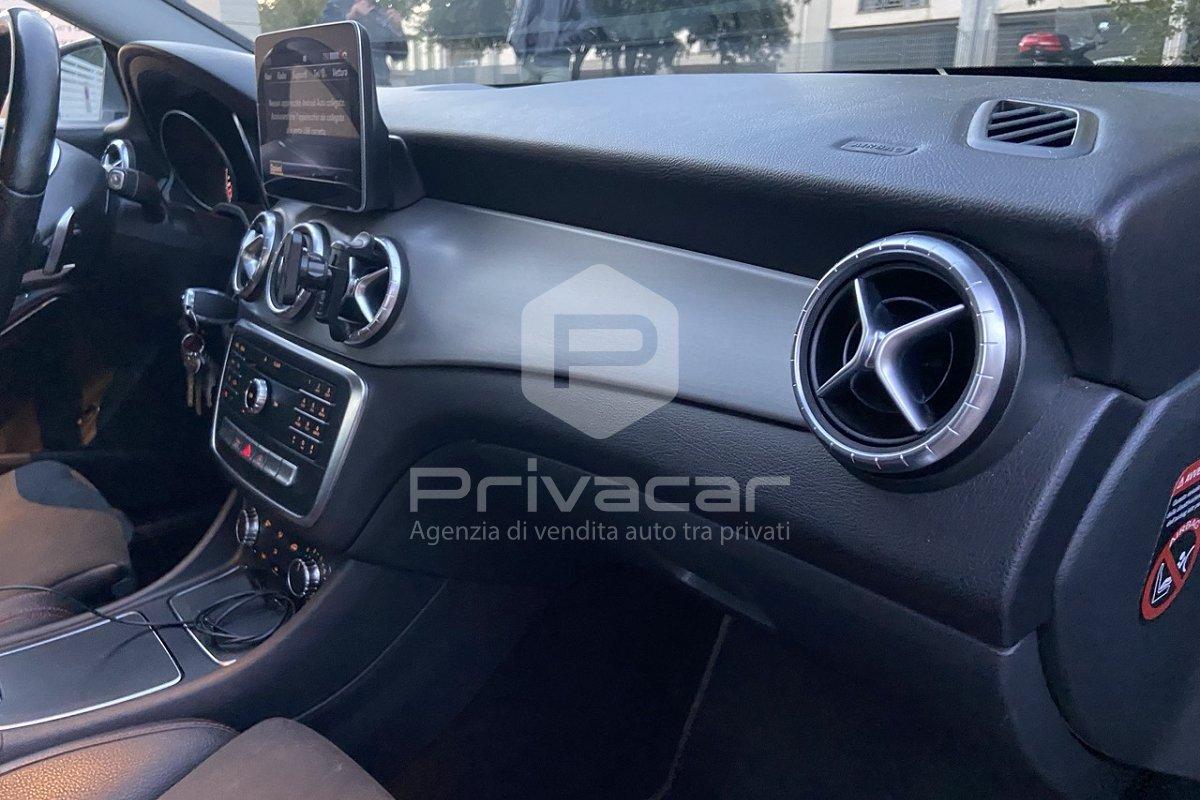MERCEDES CLA 200 d Automatic Premium