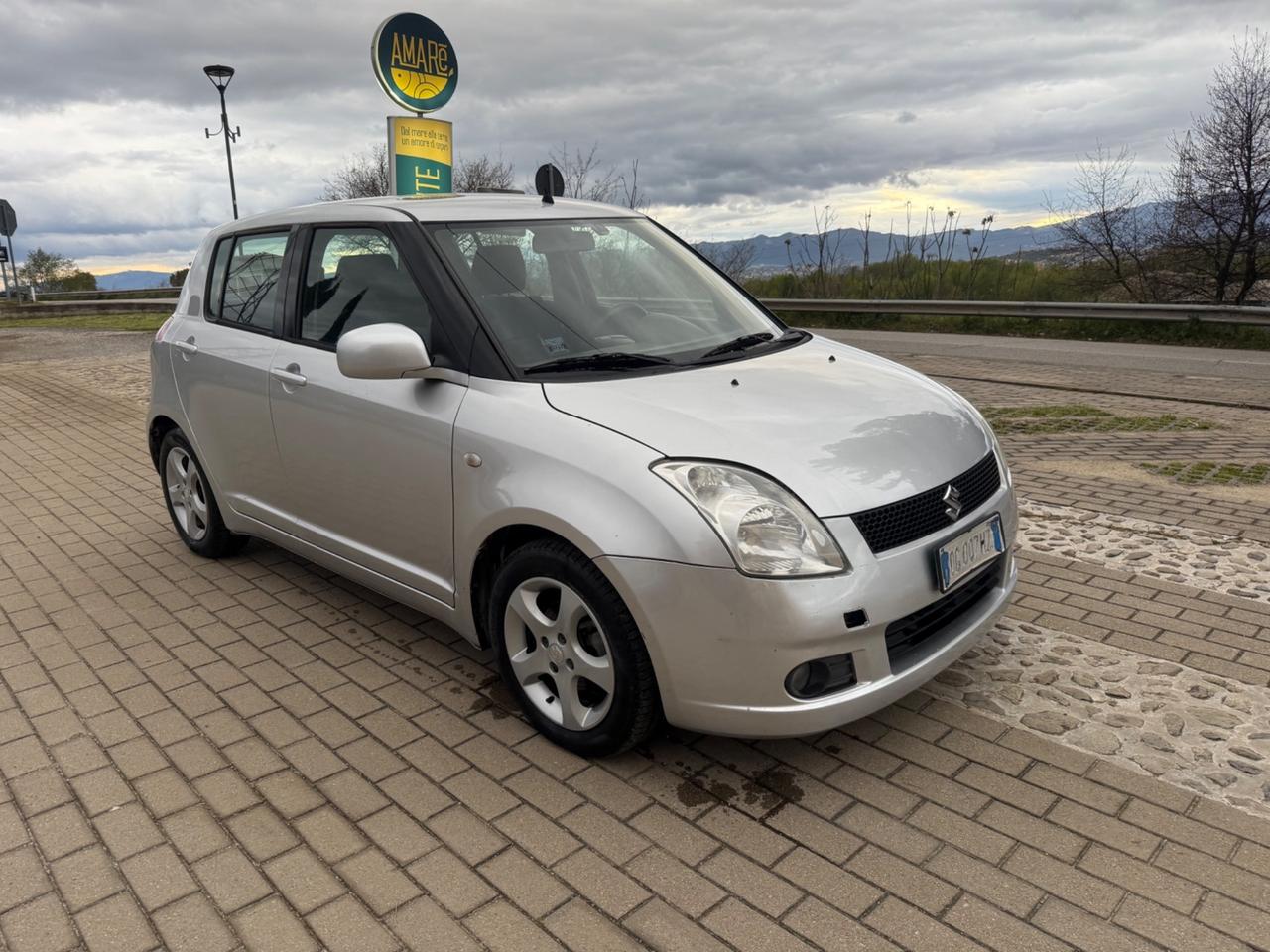Suzuki Swift benzina