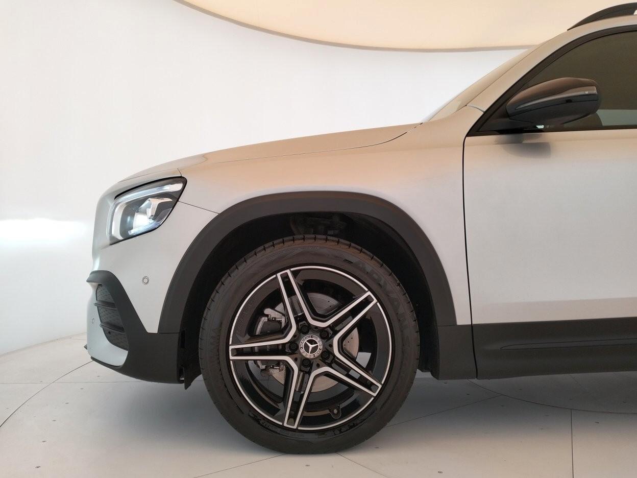 MERCEDES-BENZ GLB 200d Premium AMG line 4matic auto