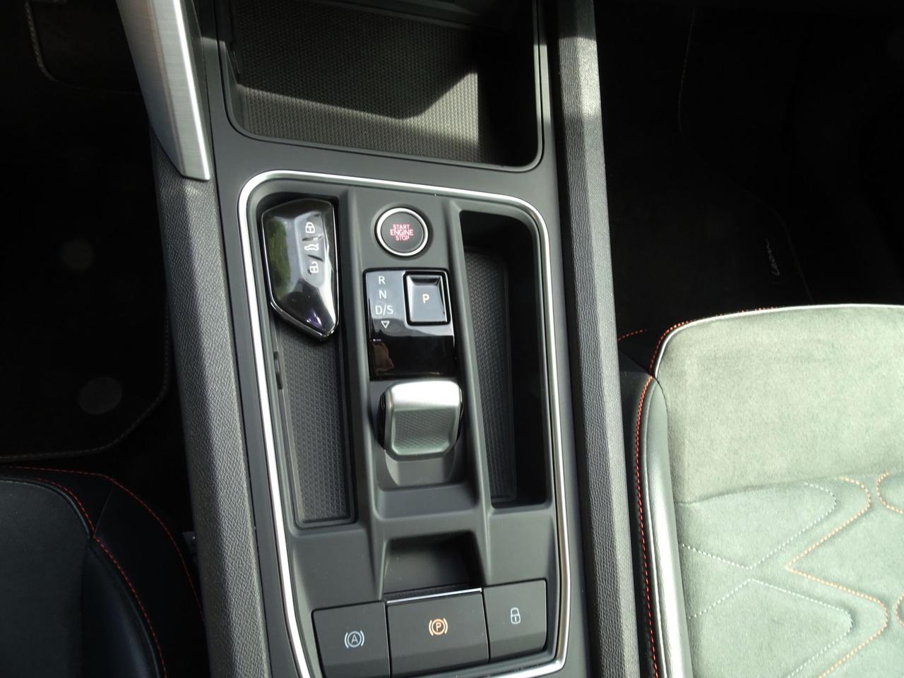 SEAT Leon 1.4 e-HYBRID 204 CV DSG FR PLUG IN *UNIPRO*