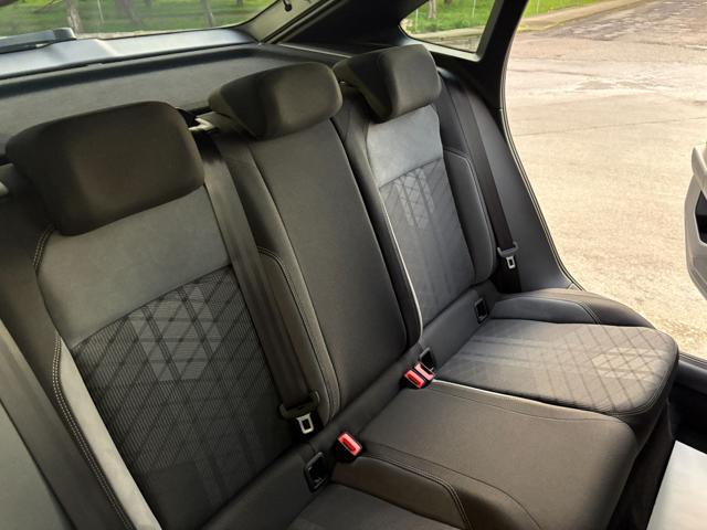 VOLKSWAGEN Taigo 1.0 TSI 116 CV DSG R-Line TETTO APR/PAN