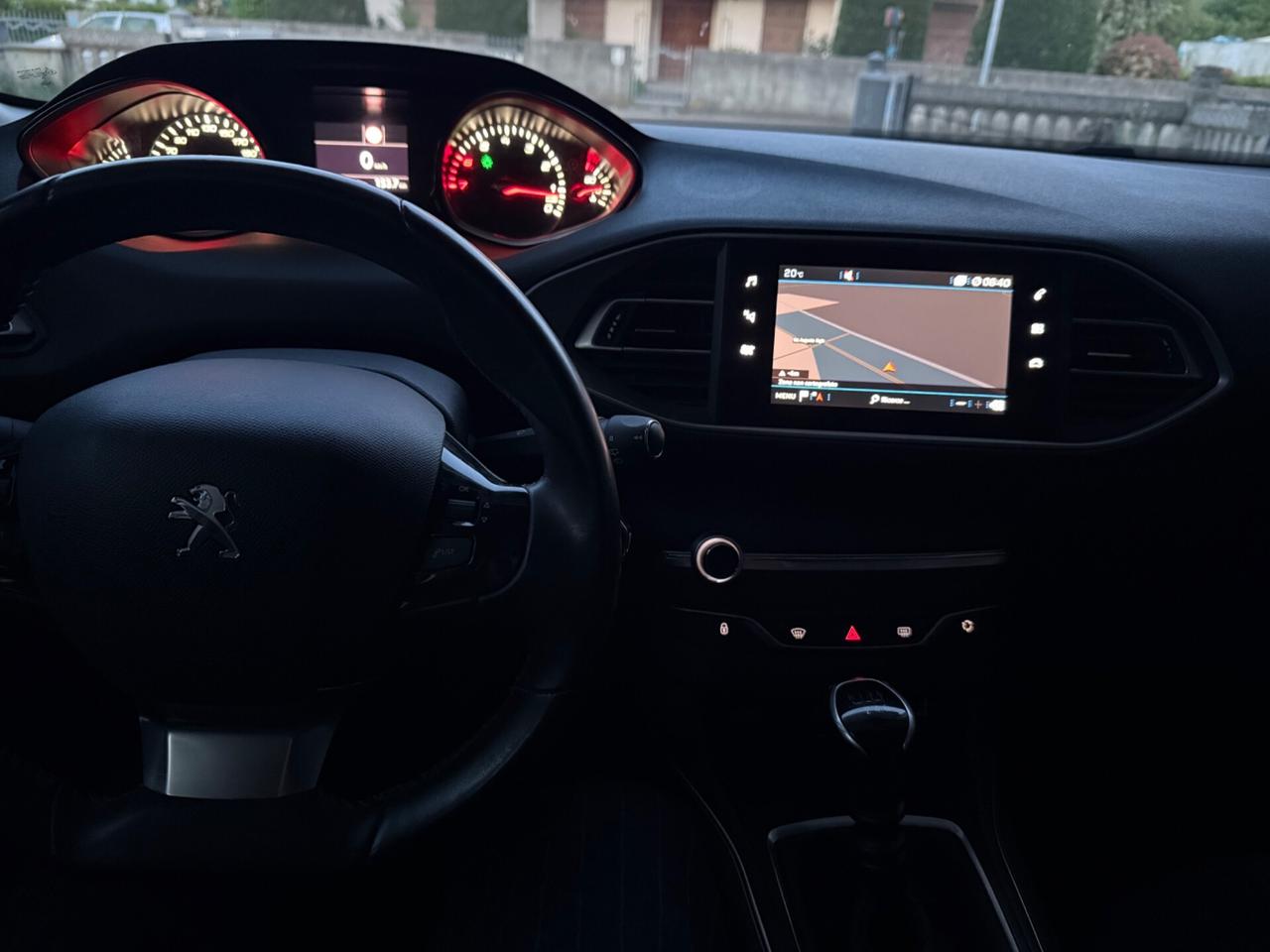 Peugeot 308 1.2 Turbo Benzina POCHI KM 2021 NEOPAT