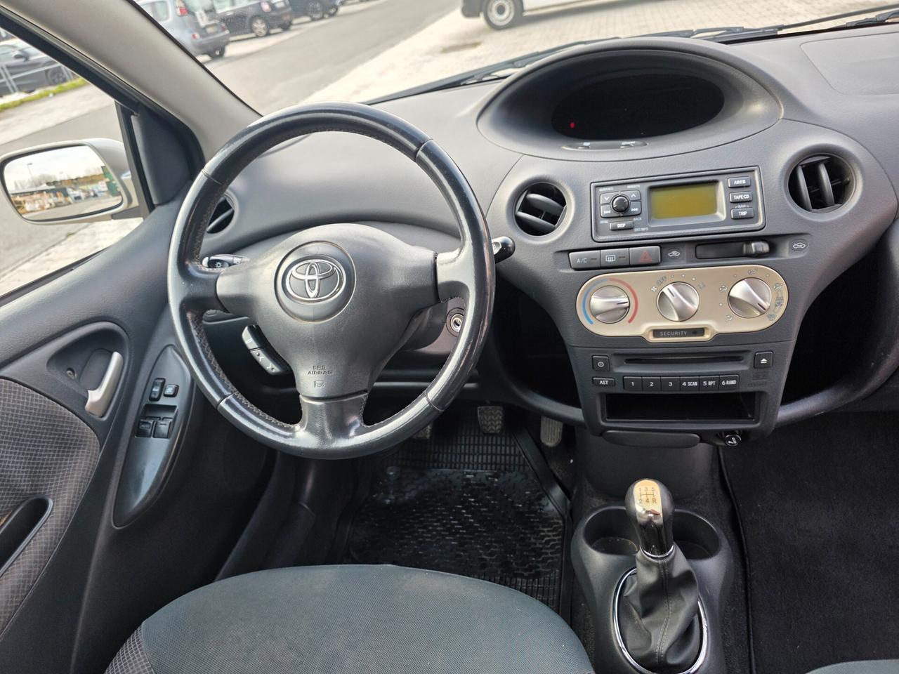 Toyota Yaris 1.0i 16V cat 3 porte Sol