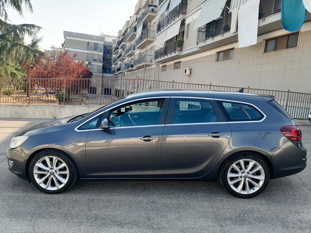 Opel Astra 1.7 CDTI 110CV COSMO 2011