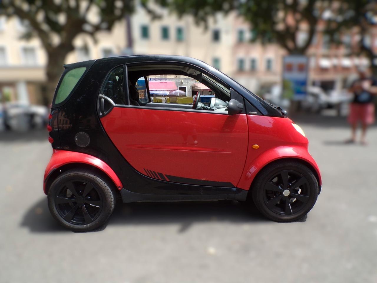 AUTO SMART FOURTWO COUPE' PASSION 55CV DEL 2003 MOTORE REVISIONATO